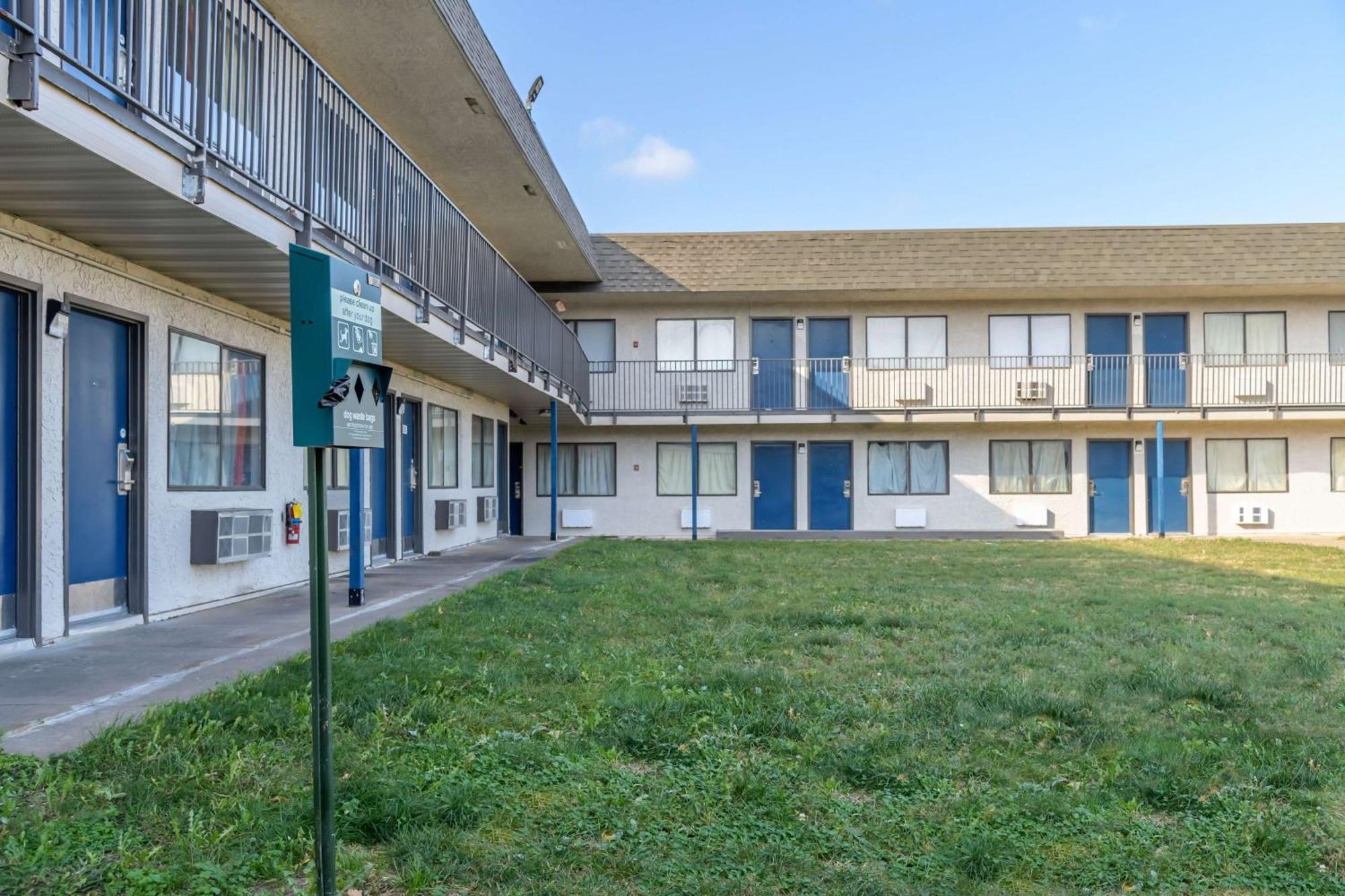Home 6 Motel Topeka Exterior foto